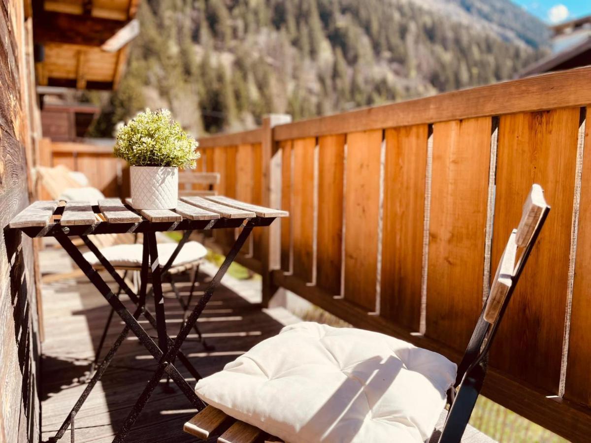 Chalet le petit Nicolas, jacuzzi, vue Mont Blanc Chamonix Esterno foto