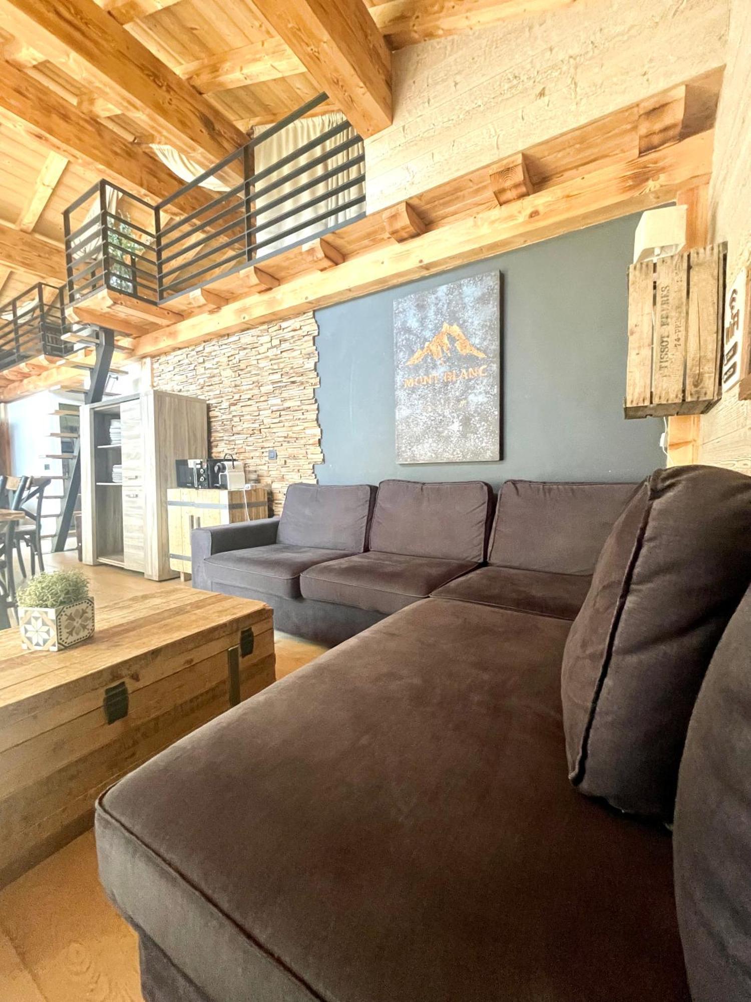 Chalet le petit Nicolas, jacuzzi, vue Mont Blanc Chamonix Esterno foto