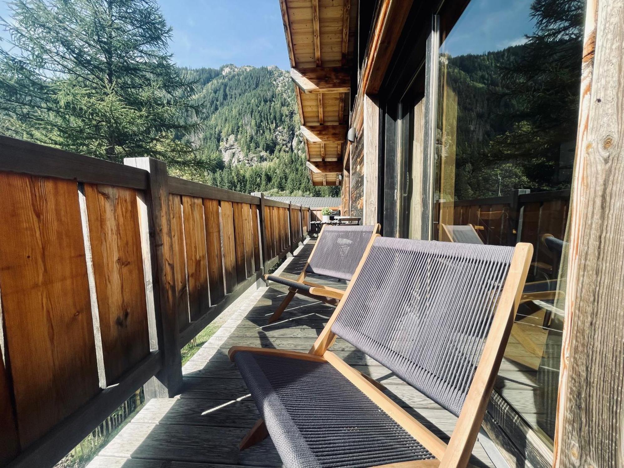 Chalet le petit Nicolas, jacuzzi, vue Mont Blanc Chamonix Esterno foto