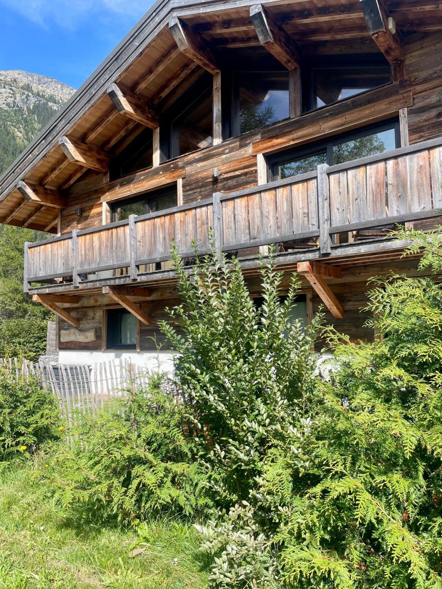 Chalet le petit Nicolas, jacuzzi, vue Mont Blanc Chamonix Esterno foto