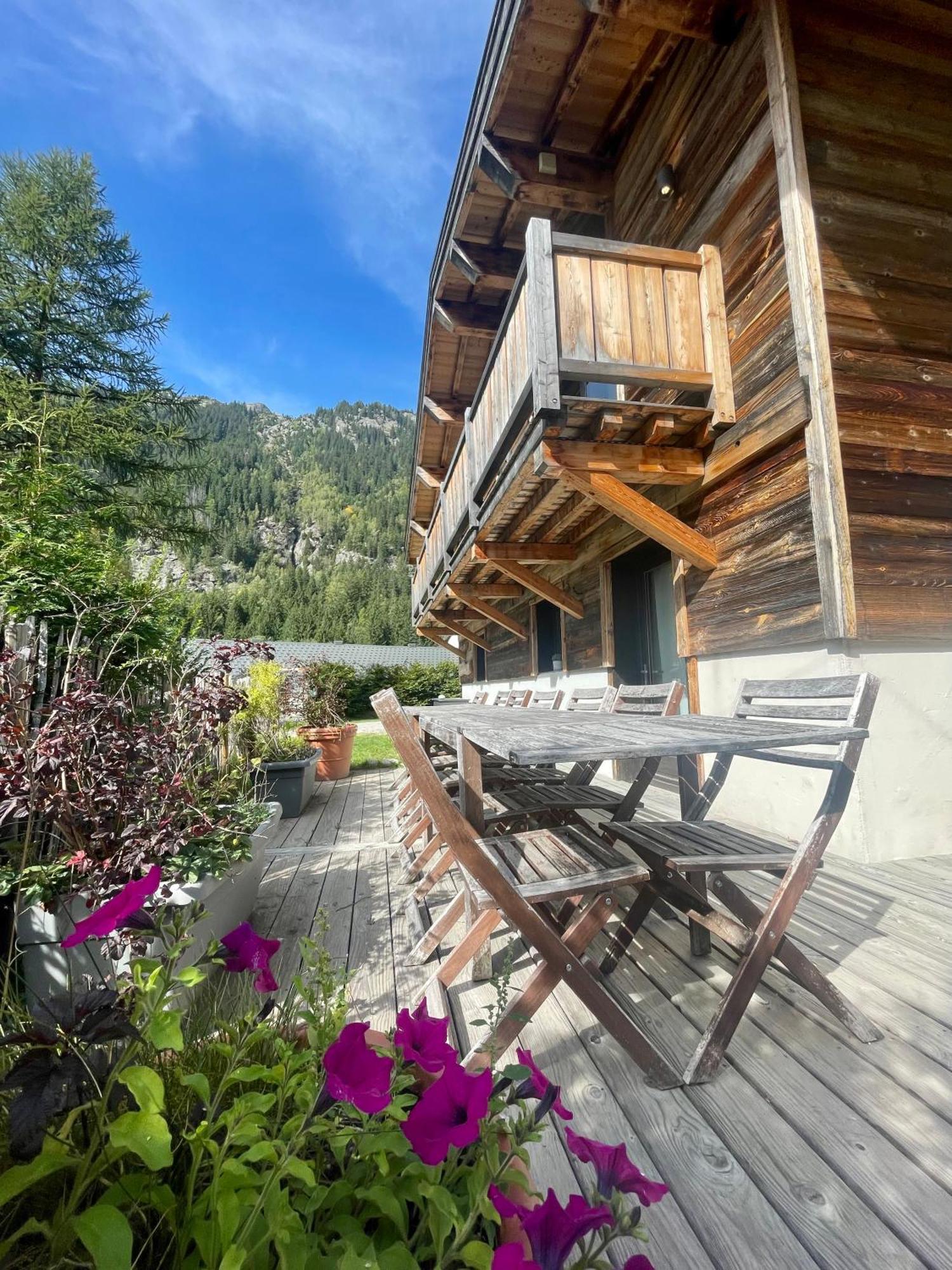 Chalet le petit Nicolas, jacuzzi, vue Mont Blanc Chamonix Esterno foto