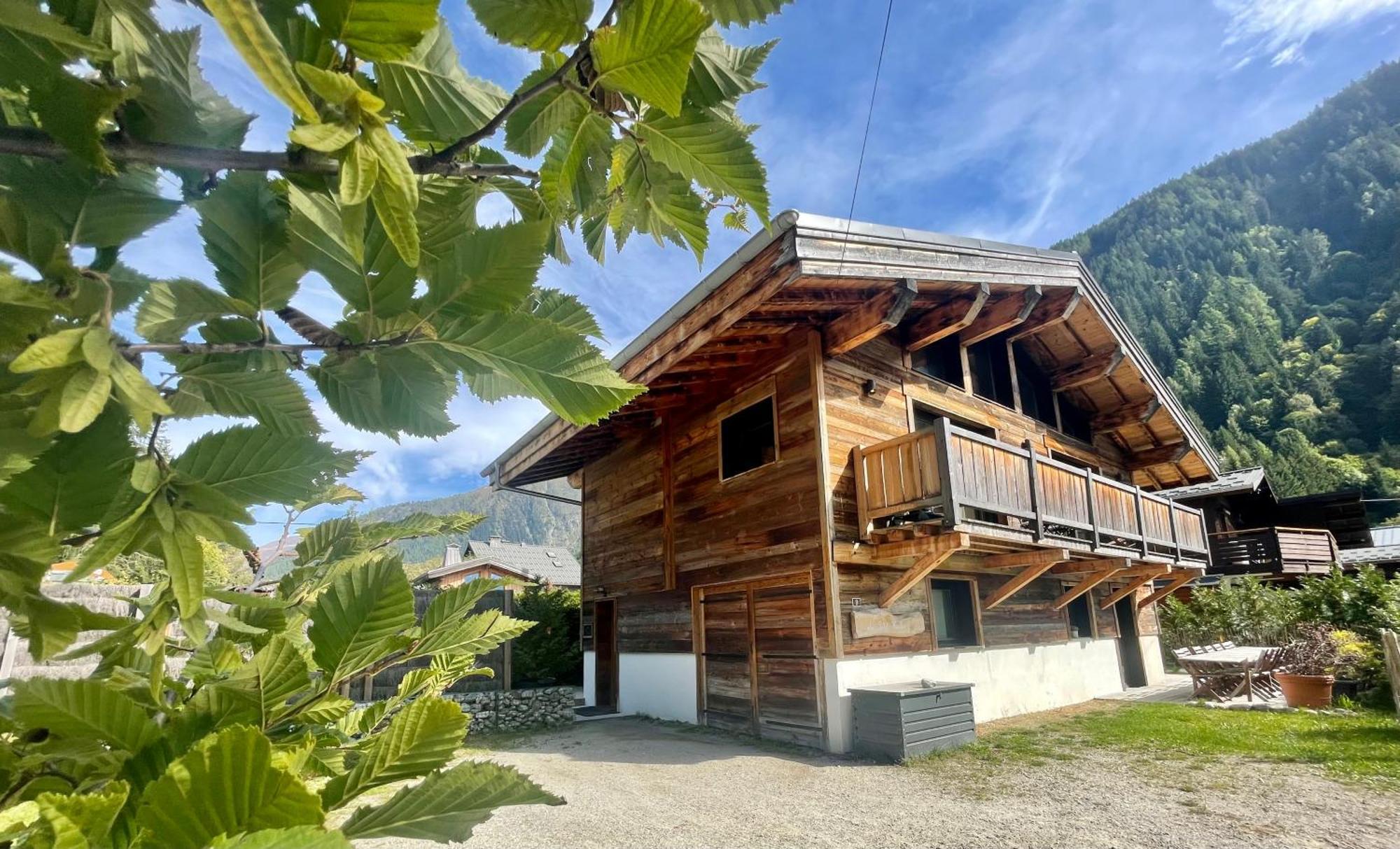 Chalet le petit Nicolas, jacuzzi, vue Mont Blanc Chamonix Esterno foto
